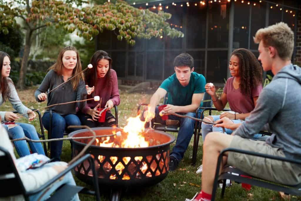 How To Keep A Fire Pit Going Get More Hours Of Burn Time Houshia